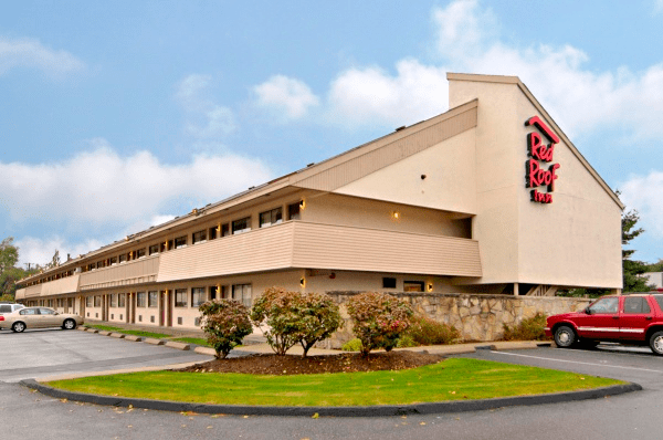  Red Roof Inn - among the pet-friendly hotel chains where family pets remain totally free!